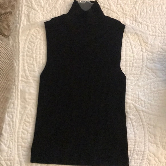 Zara Sleevless Knit Top - Picture 3 of 5